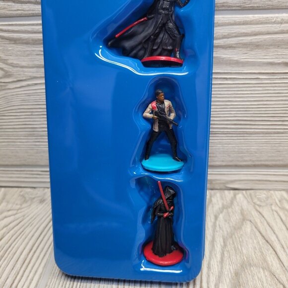 Disney Star Wars‎ Monopoly Game Parker Brothers 2015 The Force Awakens - Picture 7 of 16